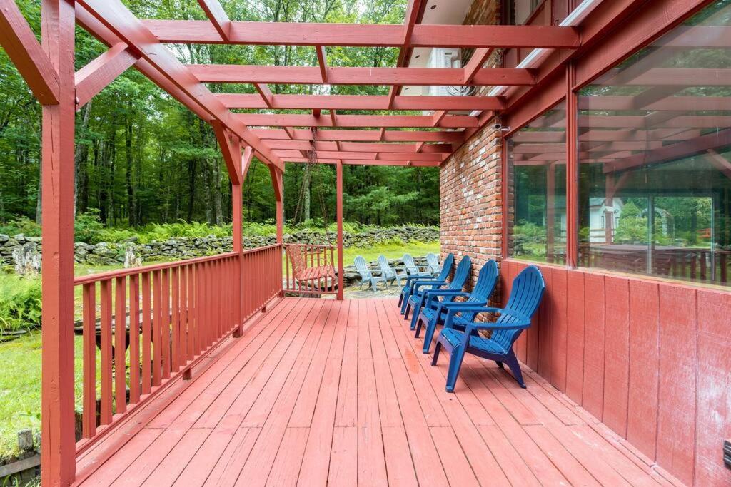 | Sunset Estate in the Catskills