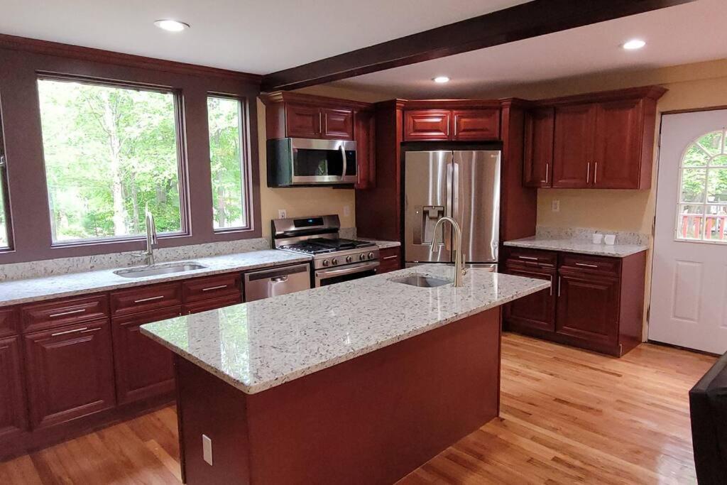 | Sunset Estate in the Catskills