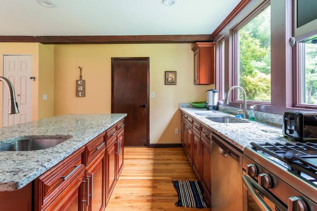 | Sunset Estate in the Catskills