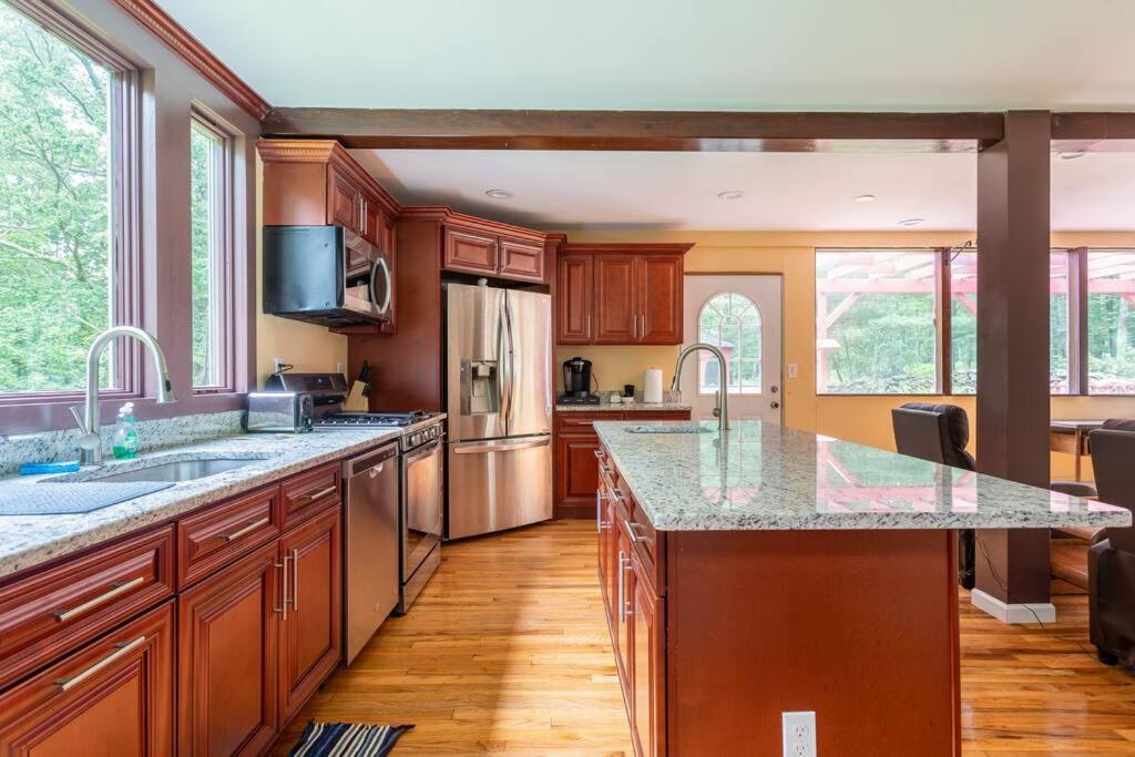 | Sunset Estate in the Catskills