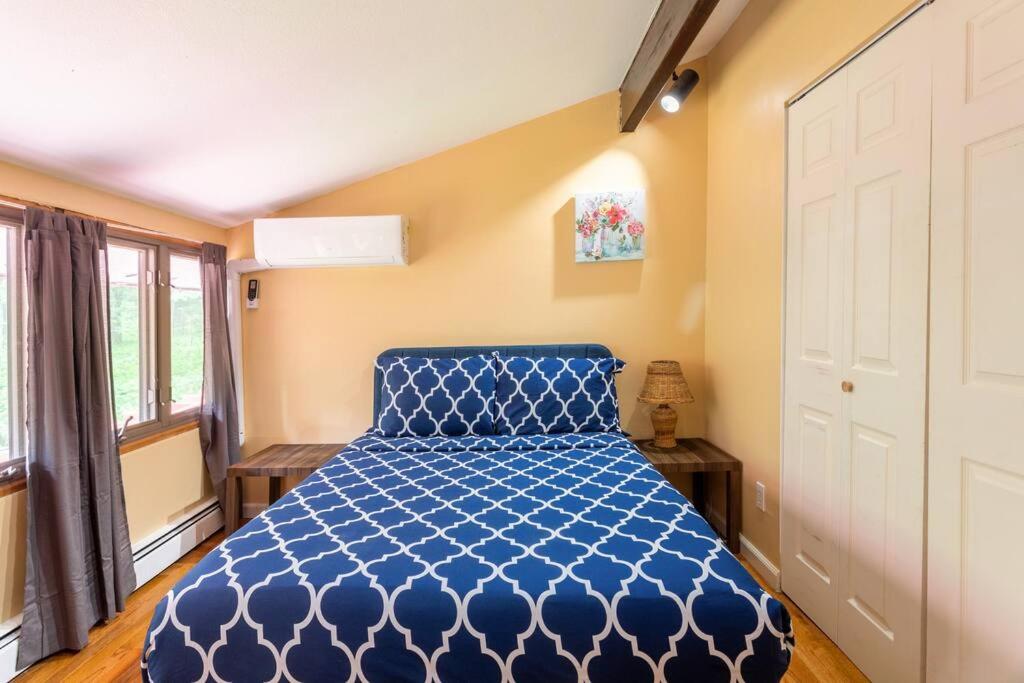 | Sunset Estate in the Catskills