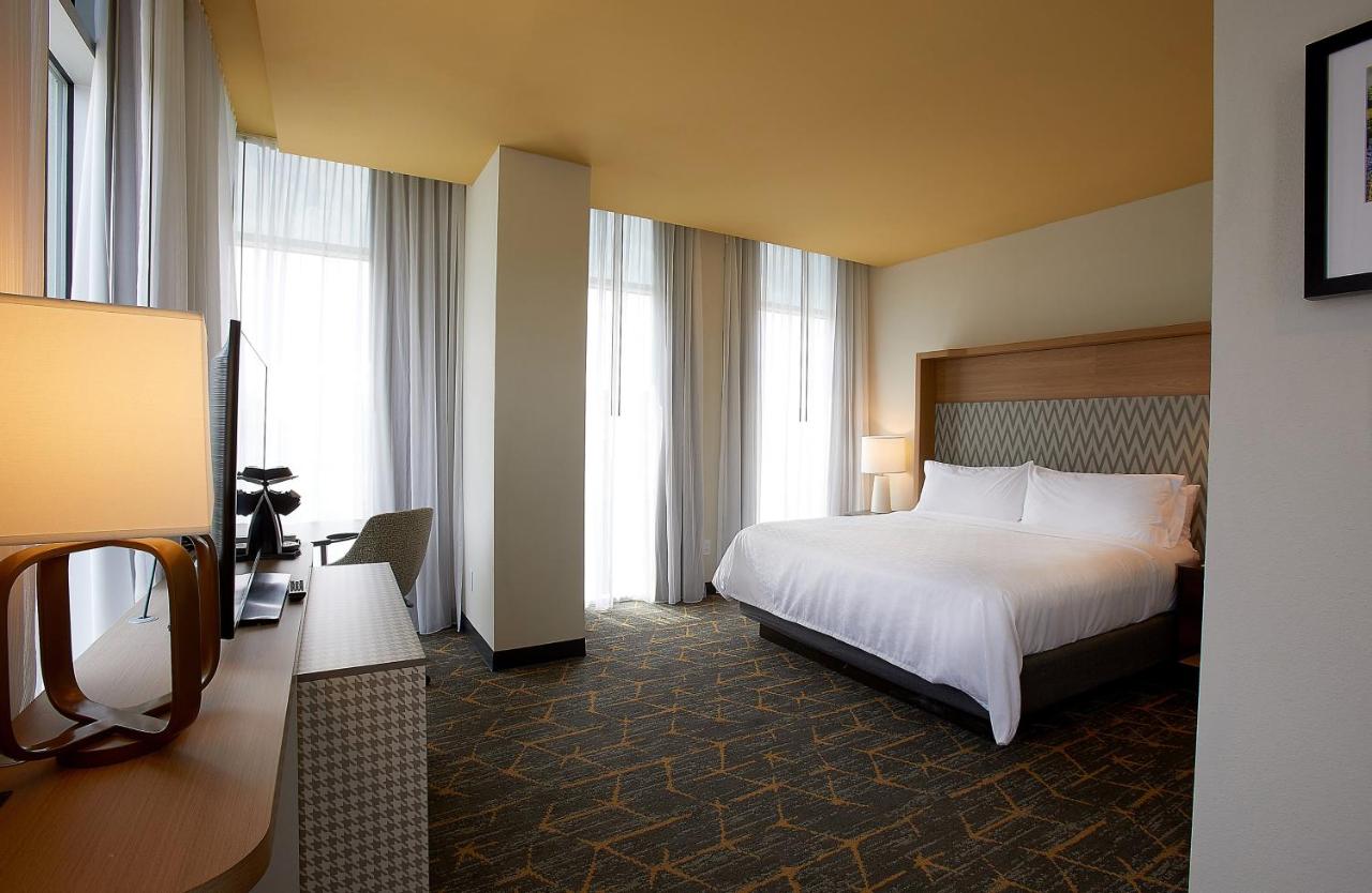 King Room with Tub - Mobility Accessible/Non-Smoking at Holiday Inn Louisville Downtown by IHG