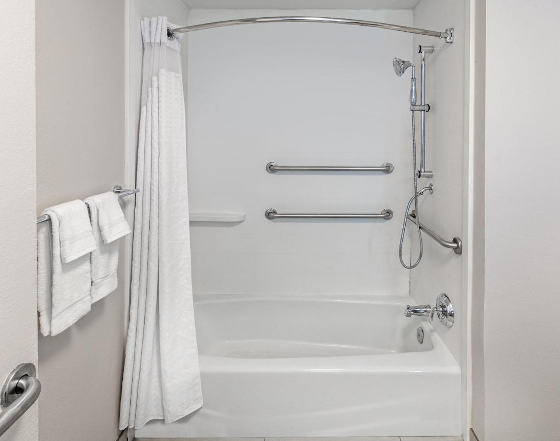 King Room at Holiday Inn Express & Suites Baton Rouge East by IHG