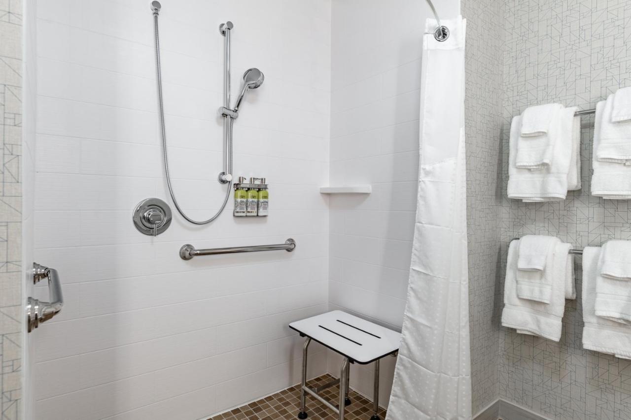 King Room - Mobility Access Roll in Shower/Non-Smoking at Holiday Inn Express & Suites Moundsville, an IHG Hotel