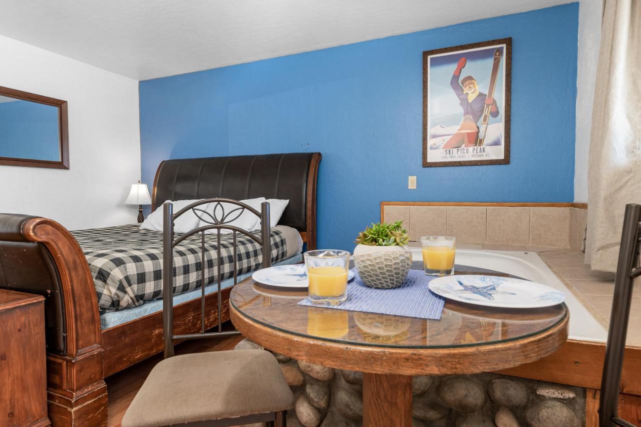 | Big Bear Lake Front Lodge