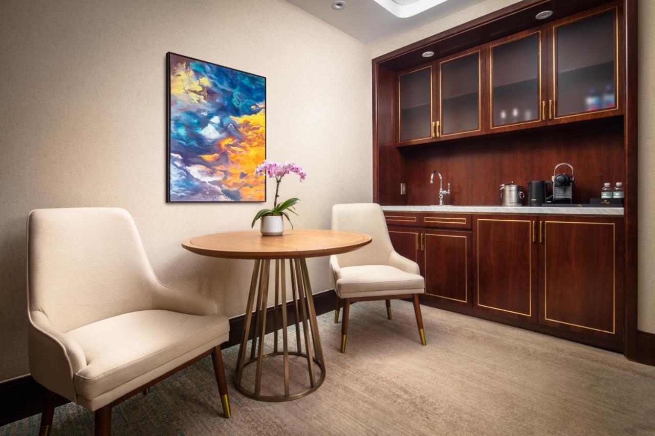 Queen Suite at Blossom Hotel Houston, Curio Collection by Hilton