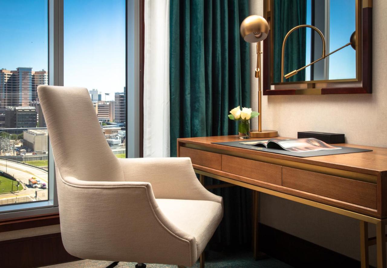 Deluxe King Studio at Blossom Hotel Houston, Curio Collection by Hilton