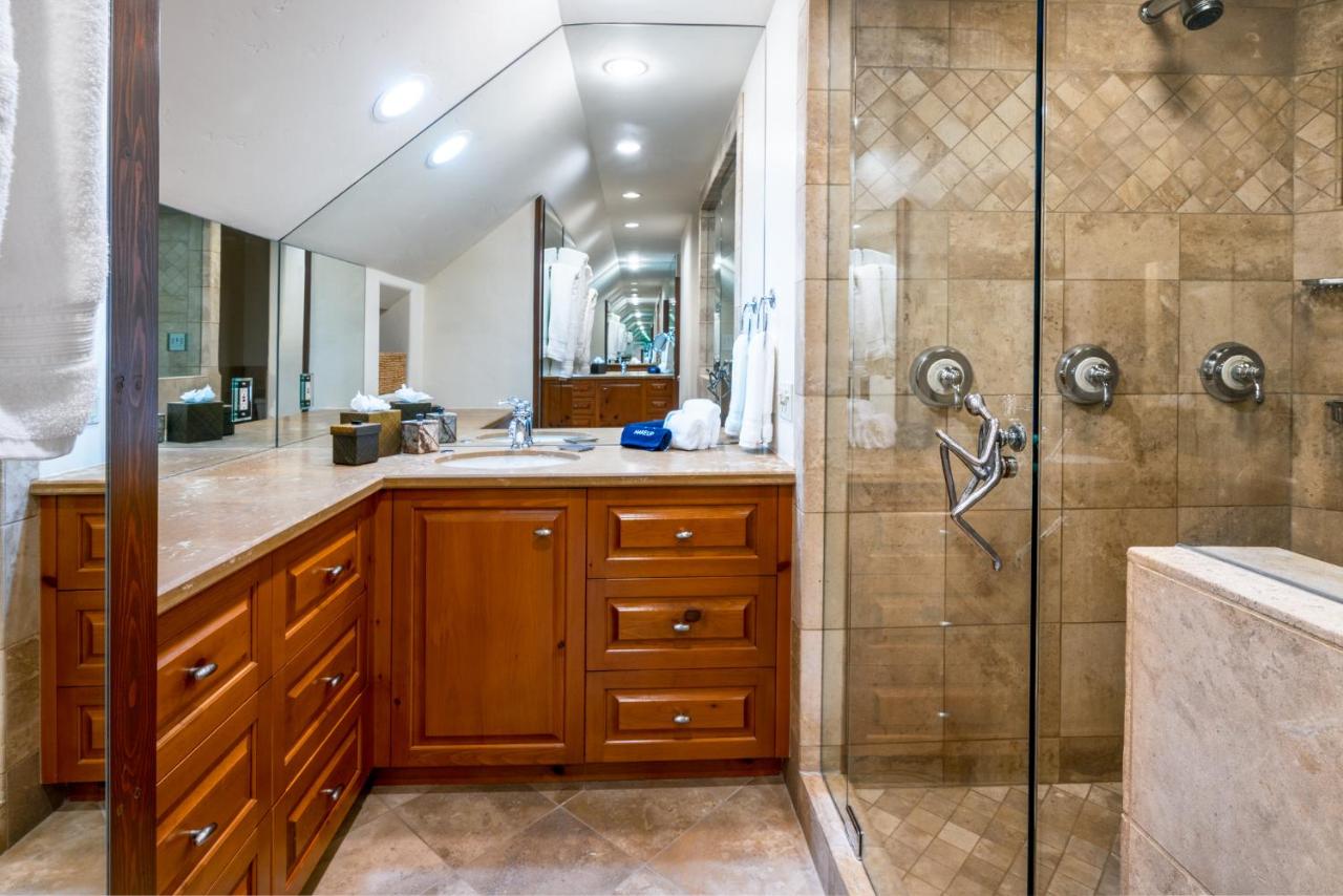 | Beautiful Beaver Creek Mountain Villa. 5br/6ba w. Private Hot Tub!