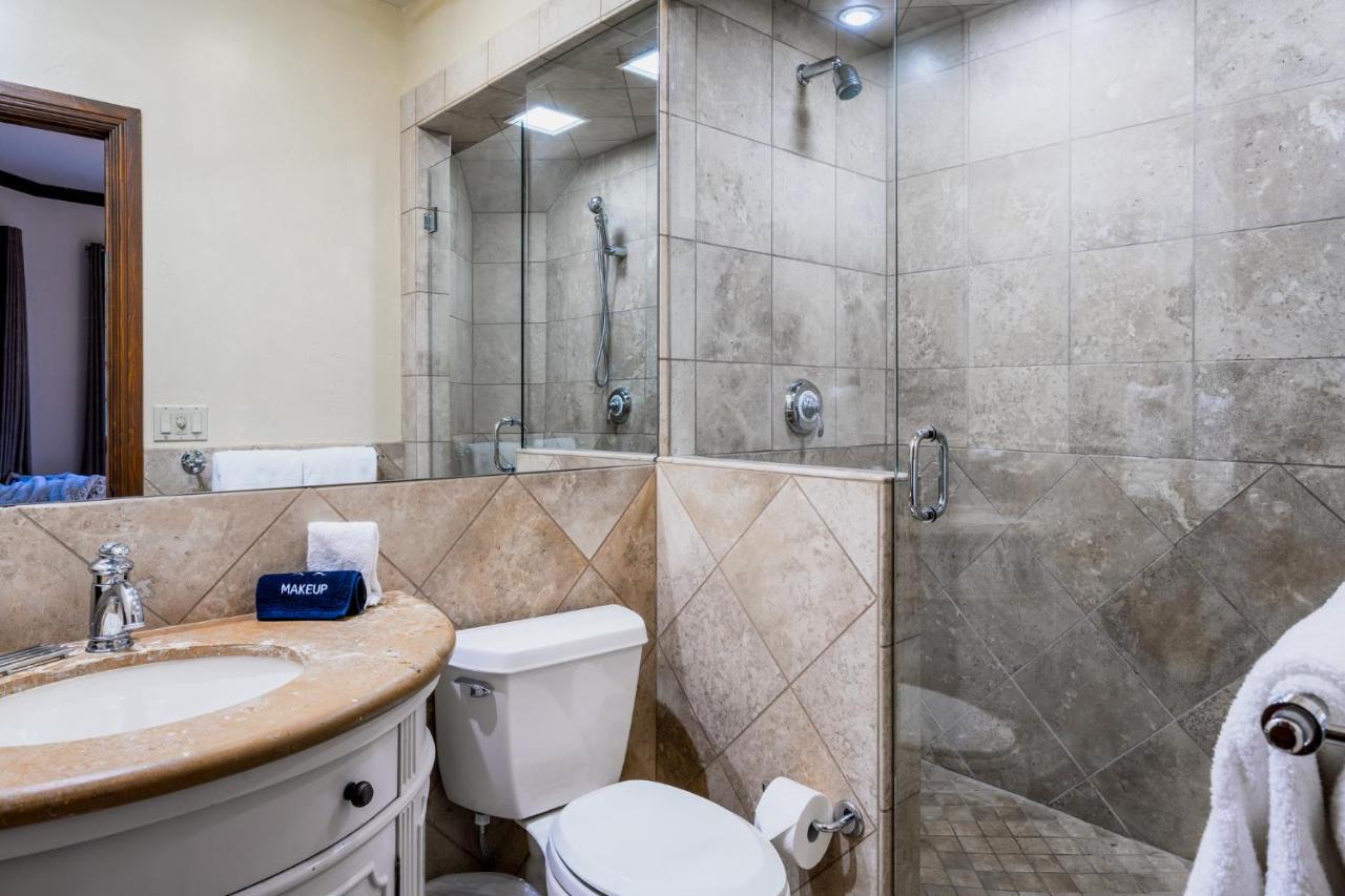 | Beautiful Beaver Creek Mountain Villa. 5br/6ba w. Private Hot Tub!