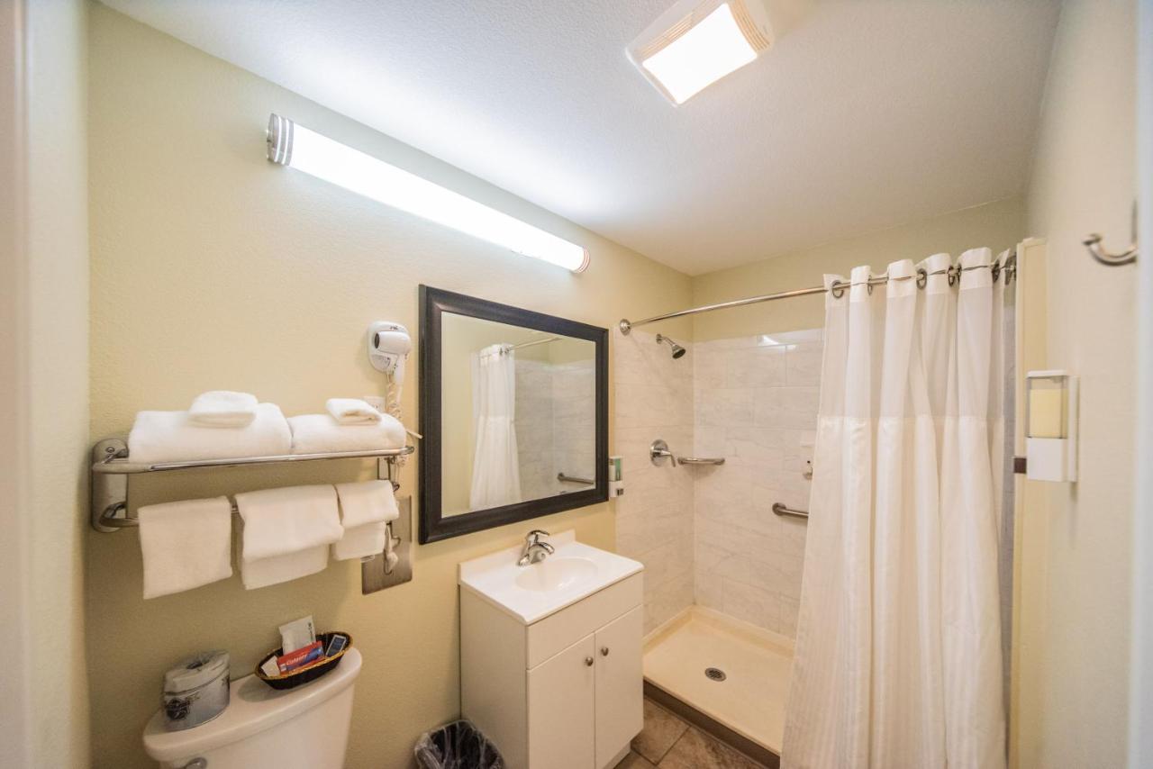 | Relax Inn and Suites Kuttawa