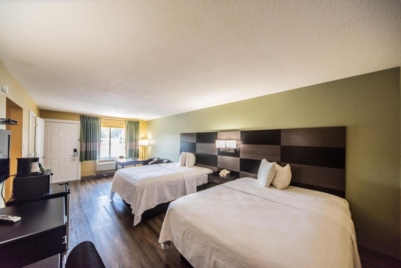 | Relax Inn and Suites Kuttawa
