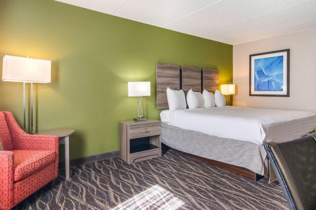 King Room - Non-Smoking at Best Western Dutch Valley Inn