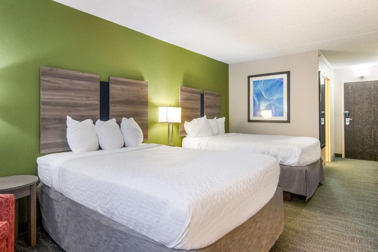 Double Room with Two Double Beds - Non-Smoking at Best Western Dutch Valley Inn