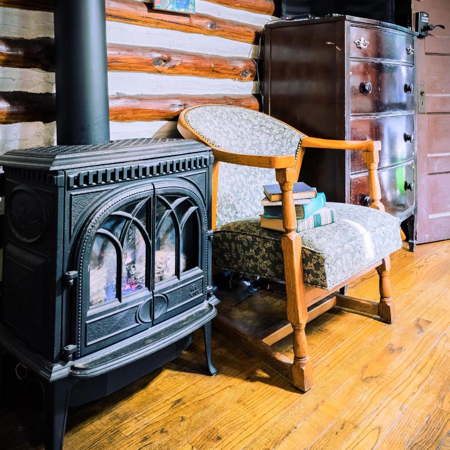 | Log Cabin Motor Court