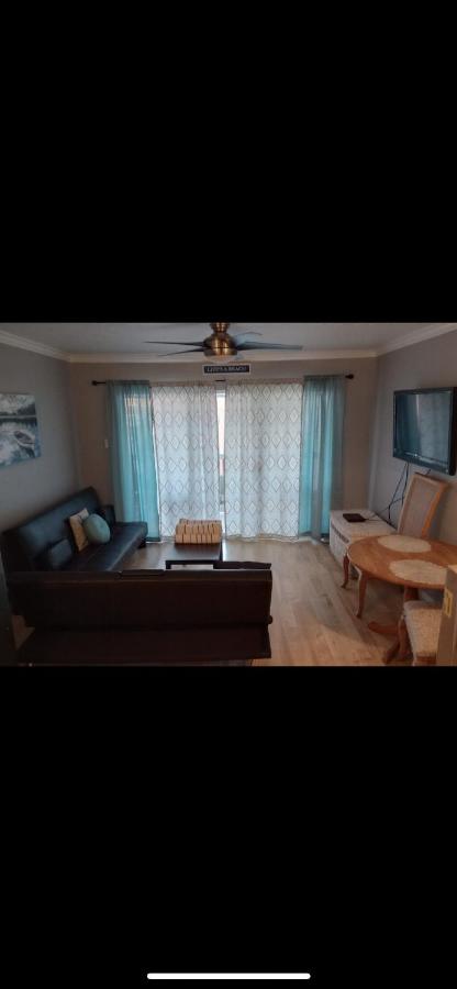 | OCEAN WAVES Oceanfront TOP FLOOR CONDOw/Balcony