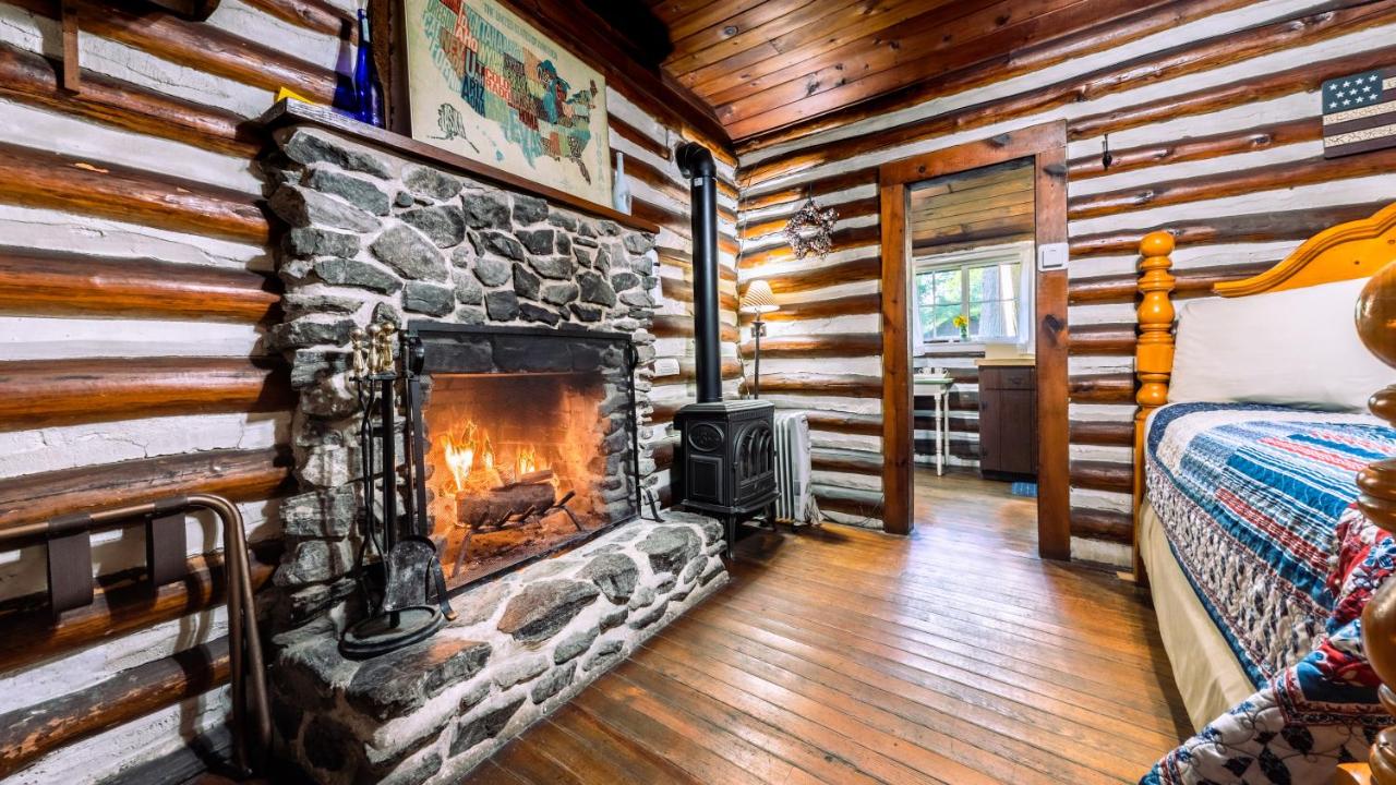 | Log Cabin Motor Court