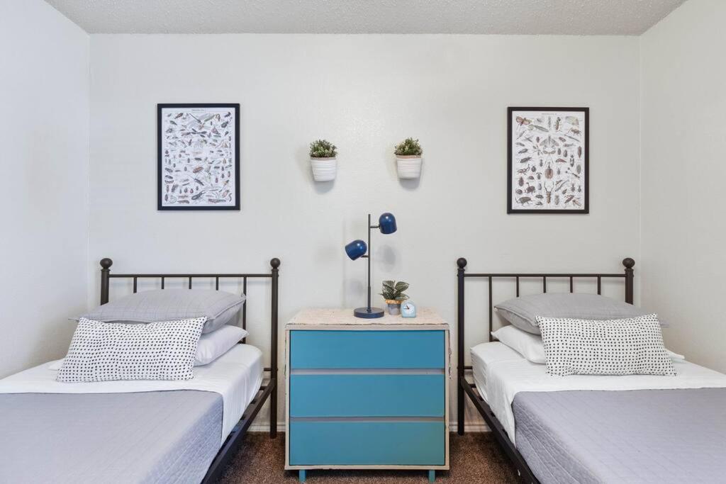| *The Hideaway* NFLX/Arcade/Soak tub