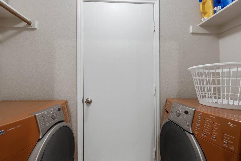 | *The Hideaway* NFLX/Arcade/Soak tub