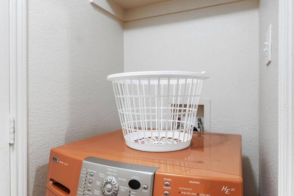 | *The Hideaway* NFLX/Arcade/Soak tub