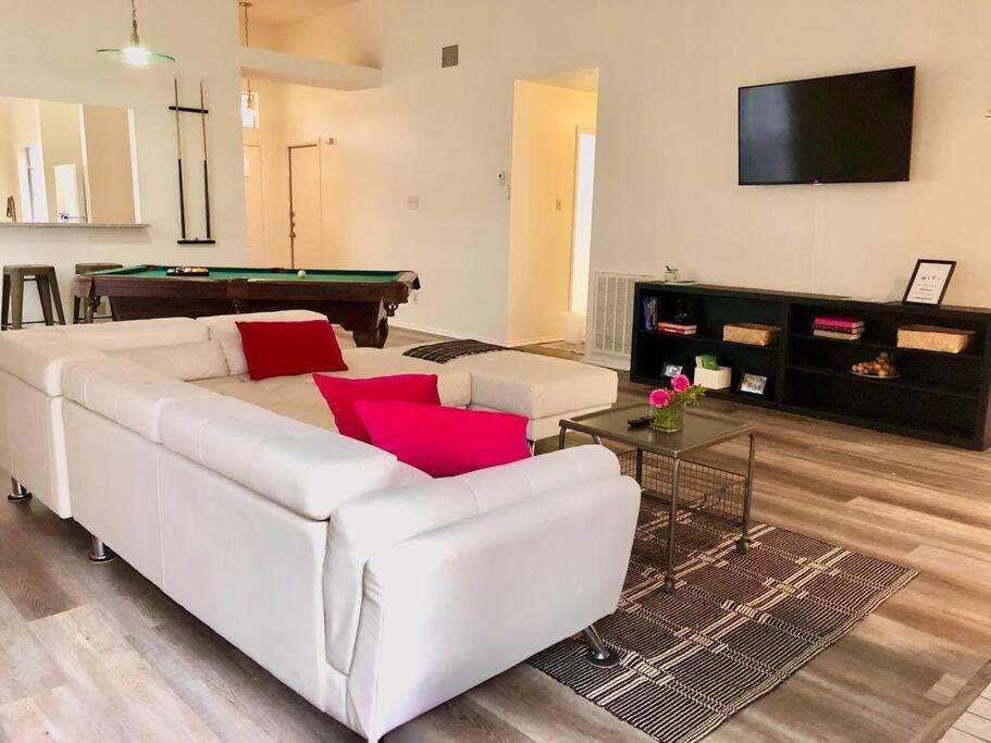 | *Cityhaven* NFLX/Pool Table/WORKSPACE/SoakTub