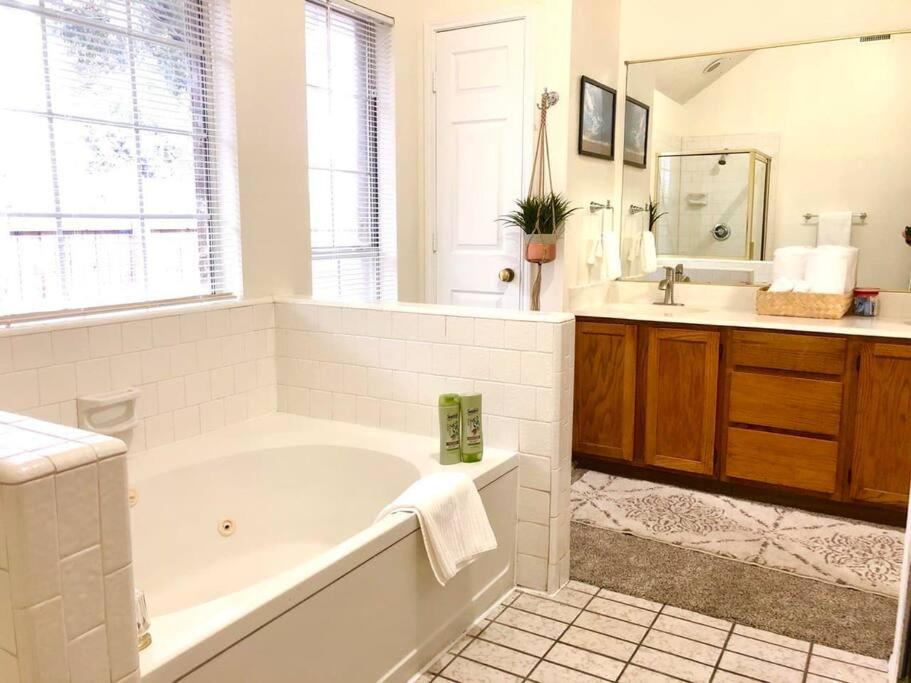 | *Cityhaven* NFLX/Pool Table/WORKSPACE/SoakTub