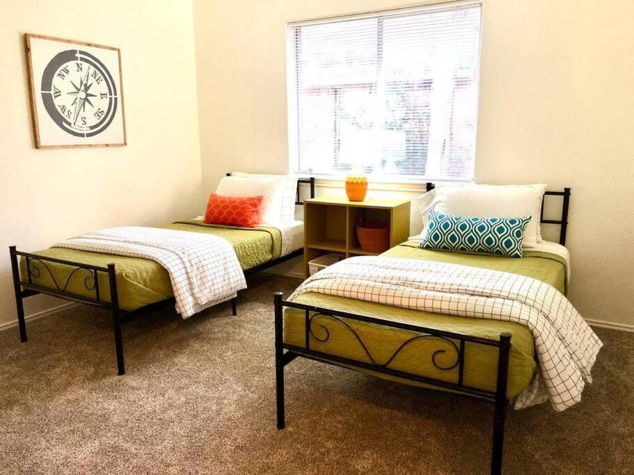 | *Cityhaven* NFLX/Pool Table/WORKSPACE/SoakTub