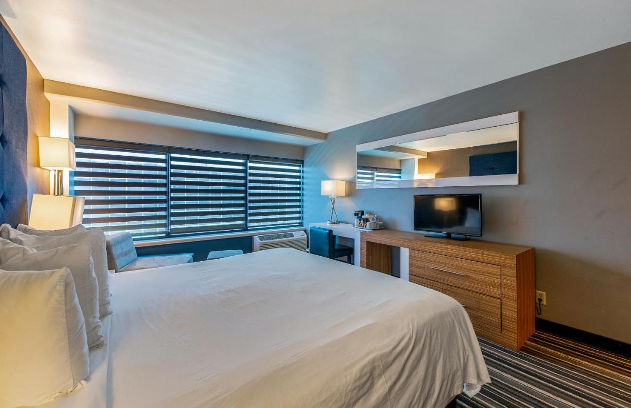 Premier King Room - Non-Smoking at Hotel Huntington Beach