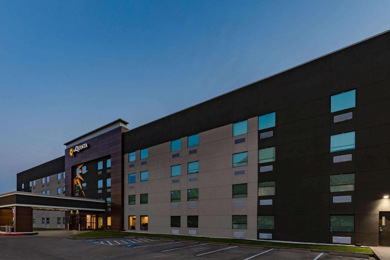 | La Quinta by Wyndham Houston Southwest