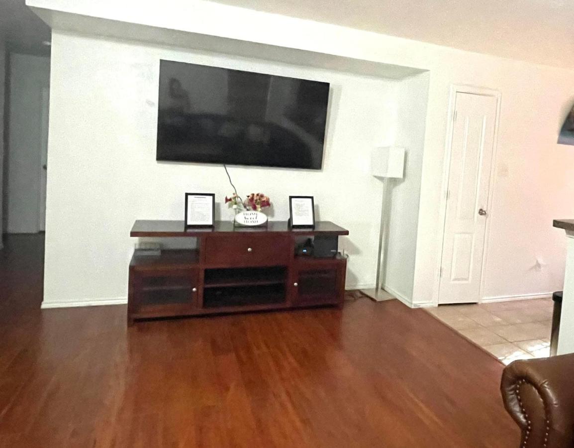 | Private room near Downtown Dallas