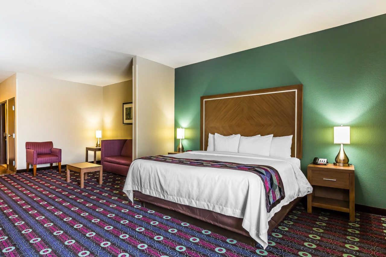 | Comfort Inn & Suites Newcastle - Oklahoma City
