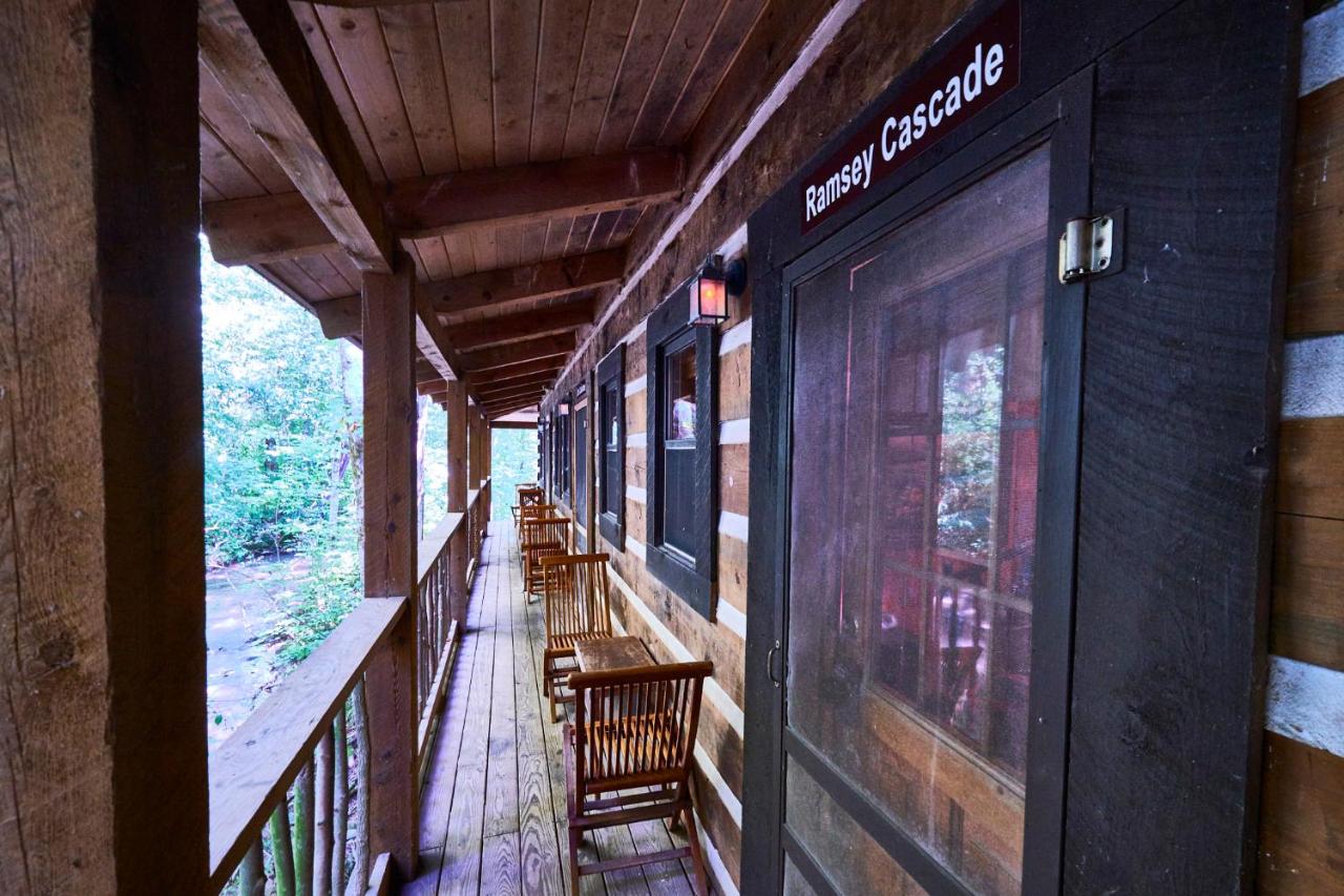 | Creekwalk Inn Bed and Breakfast with Cabins