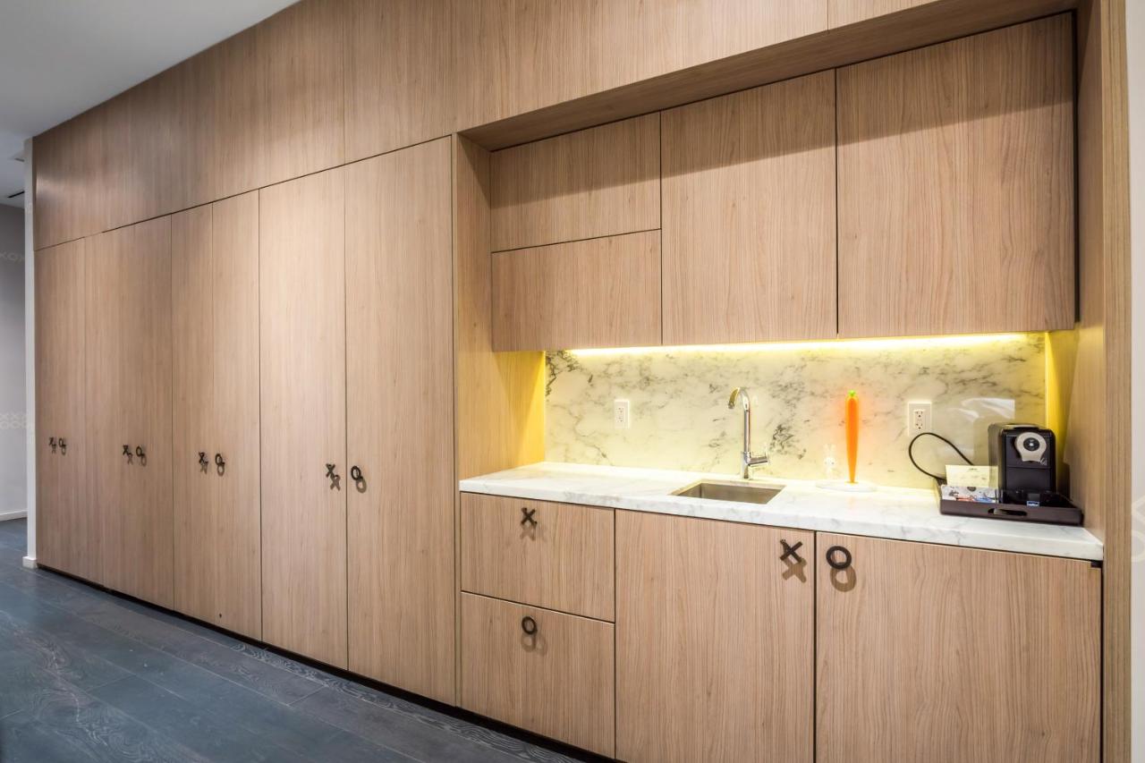 Deluxe Queen Studio at City Escapes Suites at SLS Lux Brickell Building