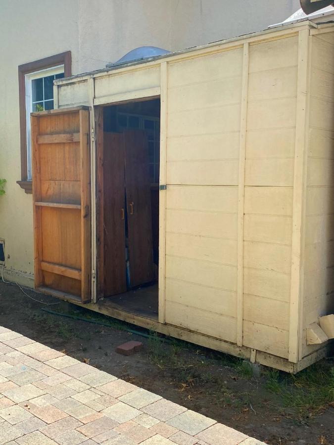  | COZY 2 BEDROOM GUESTHOUSE IN BEVERLY HILLS