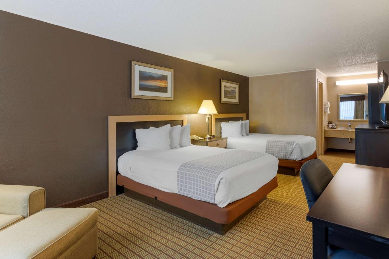Double Room with Two Double Beds - Non-Smoking at Best Western Smoky Mountain Inn