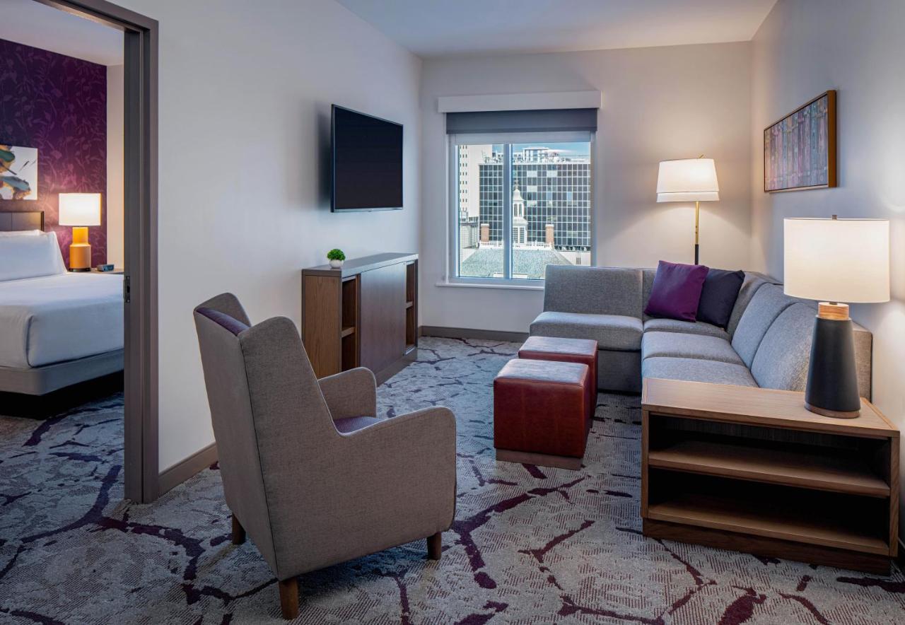 One-Bedroom King Suite with Accessible Tub - Disability Access at Hyatt House Tampa Downtown