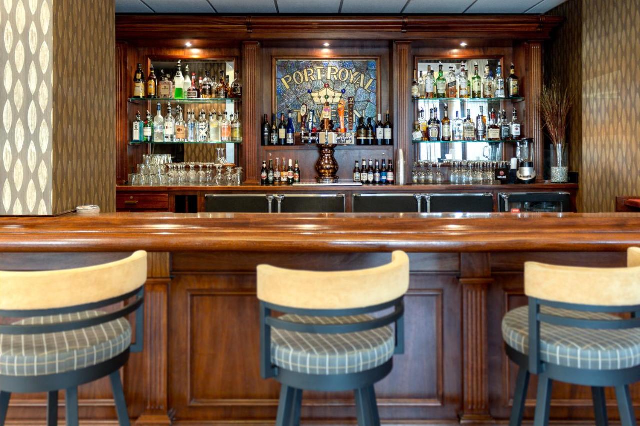 | Holiday Inn Express Savannah - Historic District, an IHG Hotel