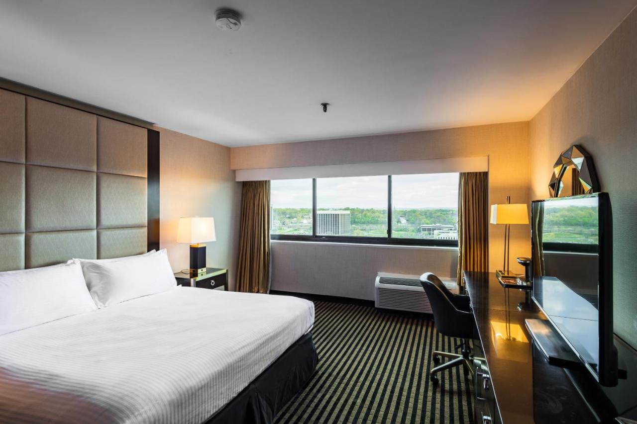 | APA Hotel Woodbridge