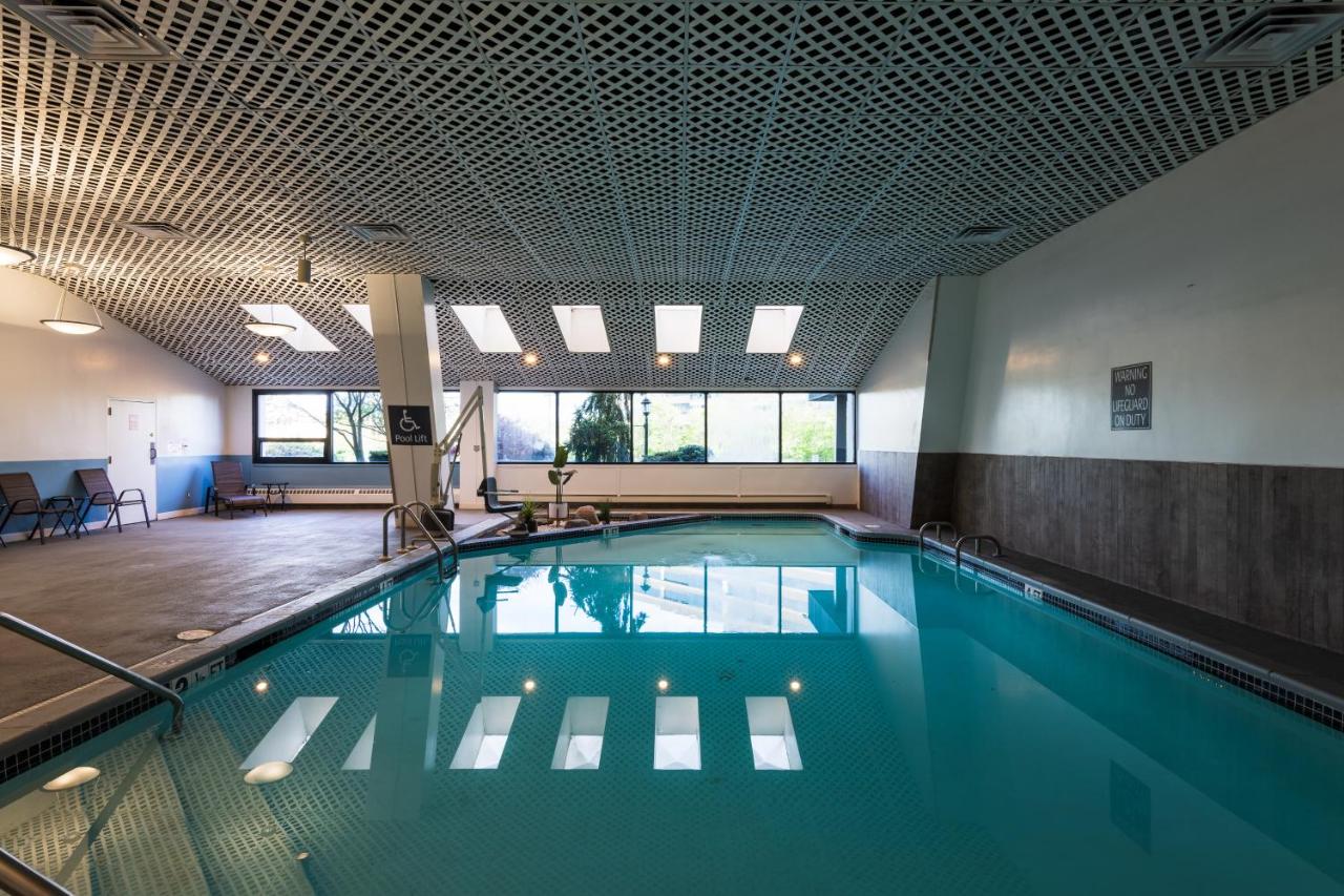 | APA Hotel Woodbridge