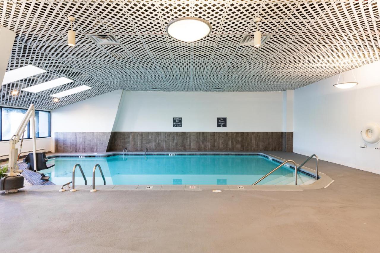 | APA Hotel Woodbridge