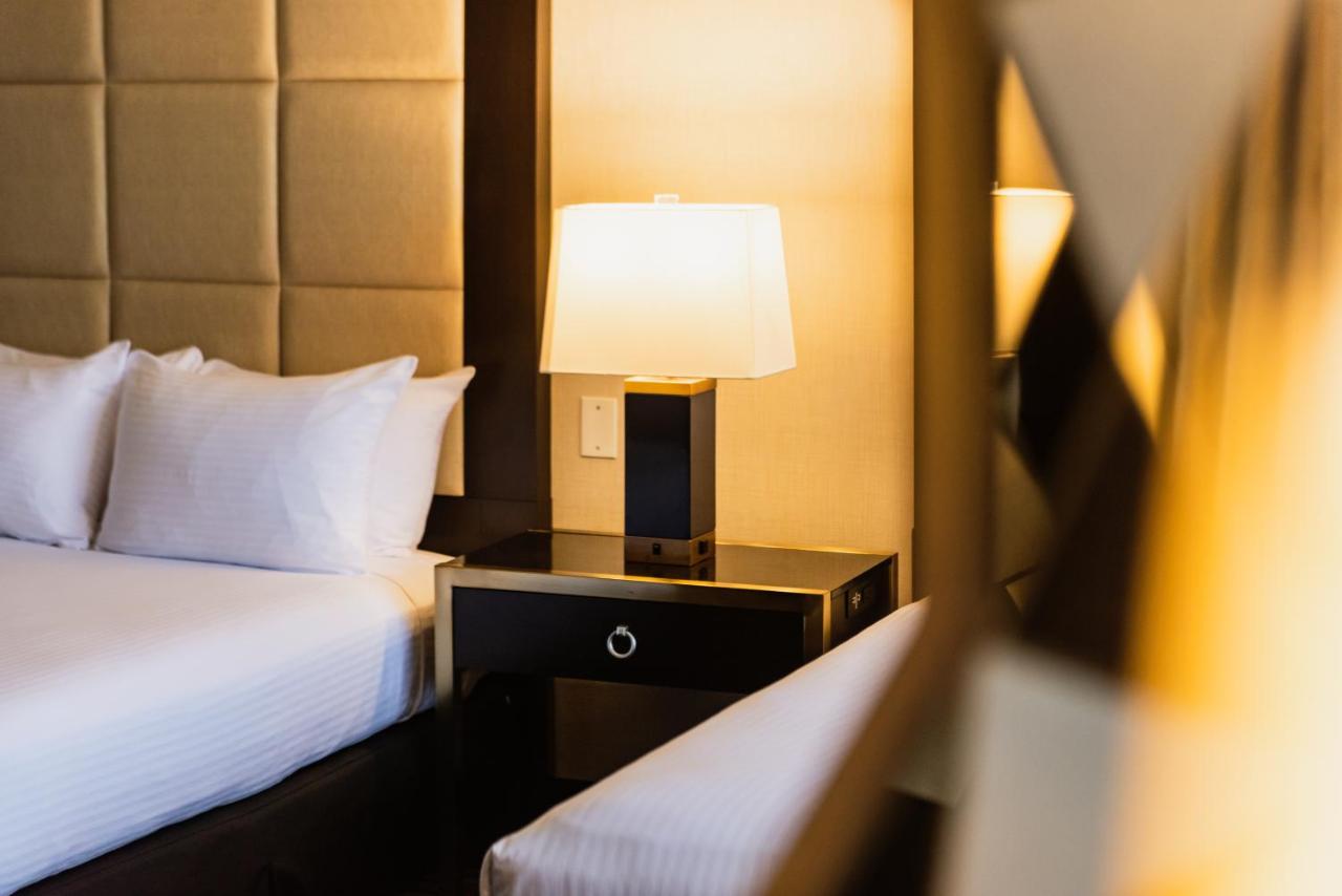 | APA Hotel Woodbridge