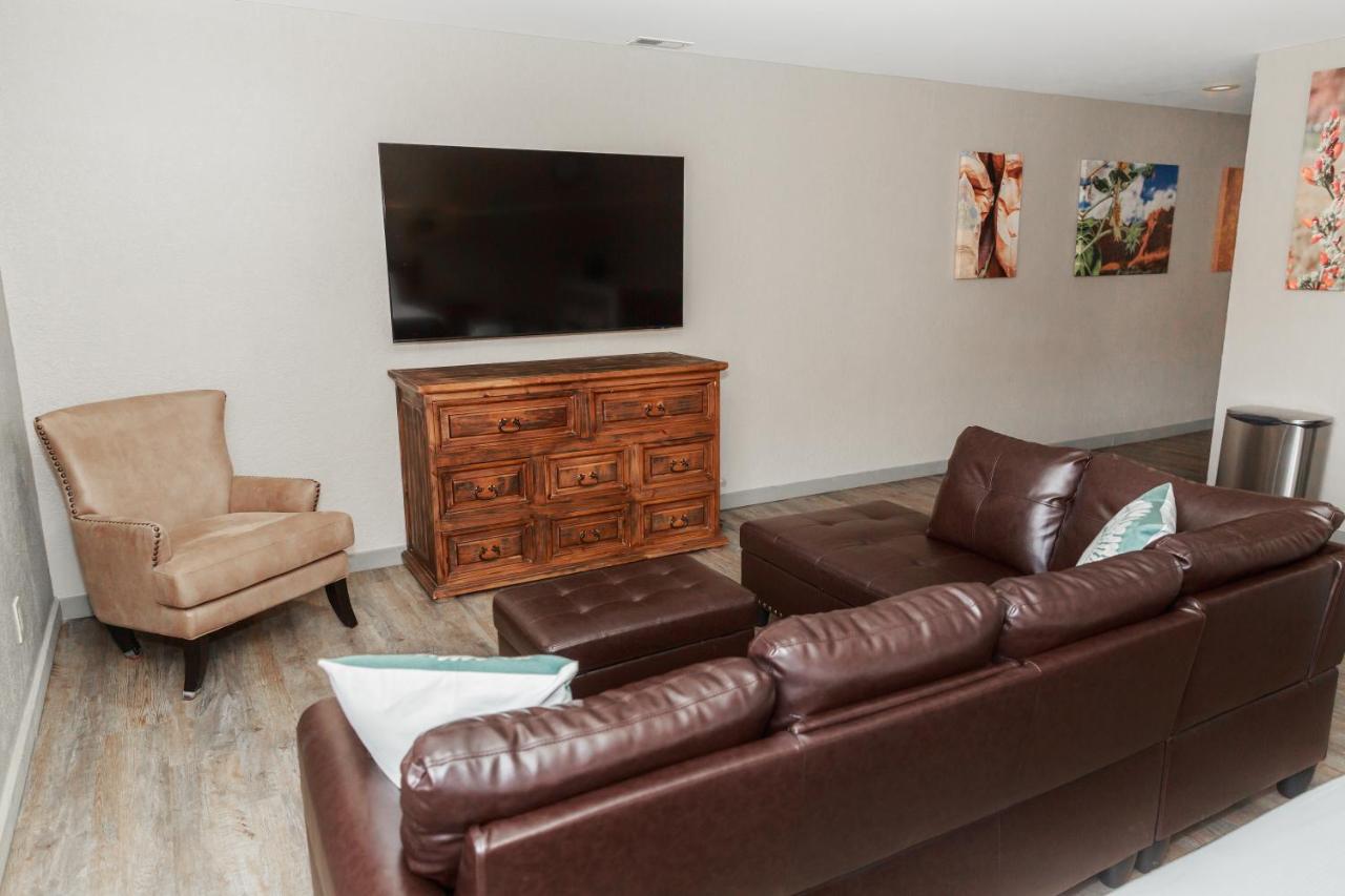 Studio Apartment at Aarchway Inn