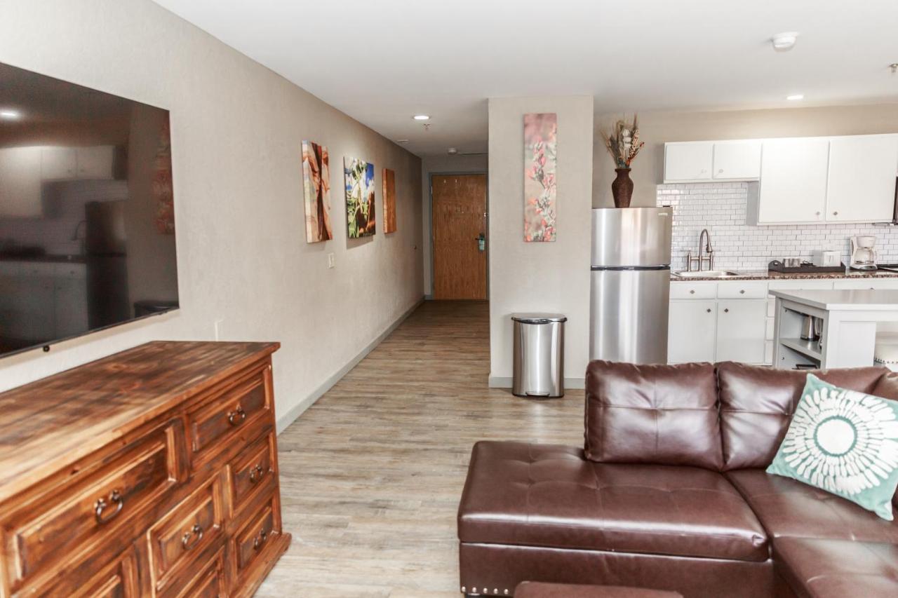 Studio Apartment at Aarchway Inn