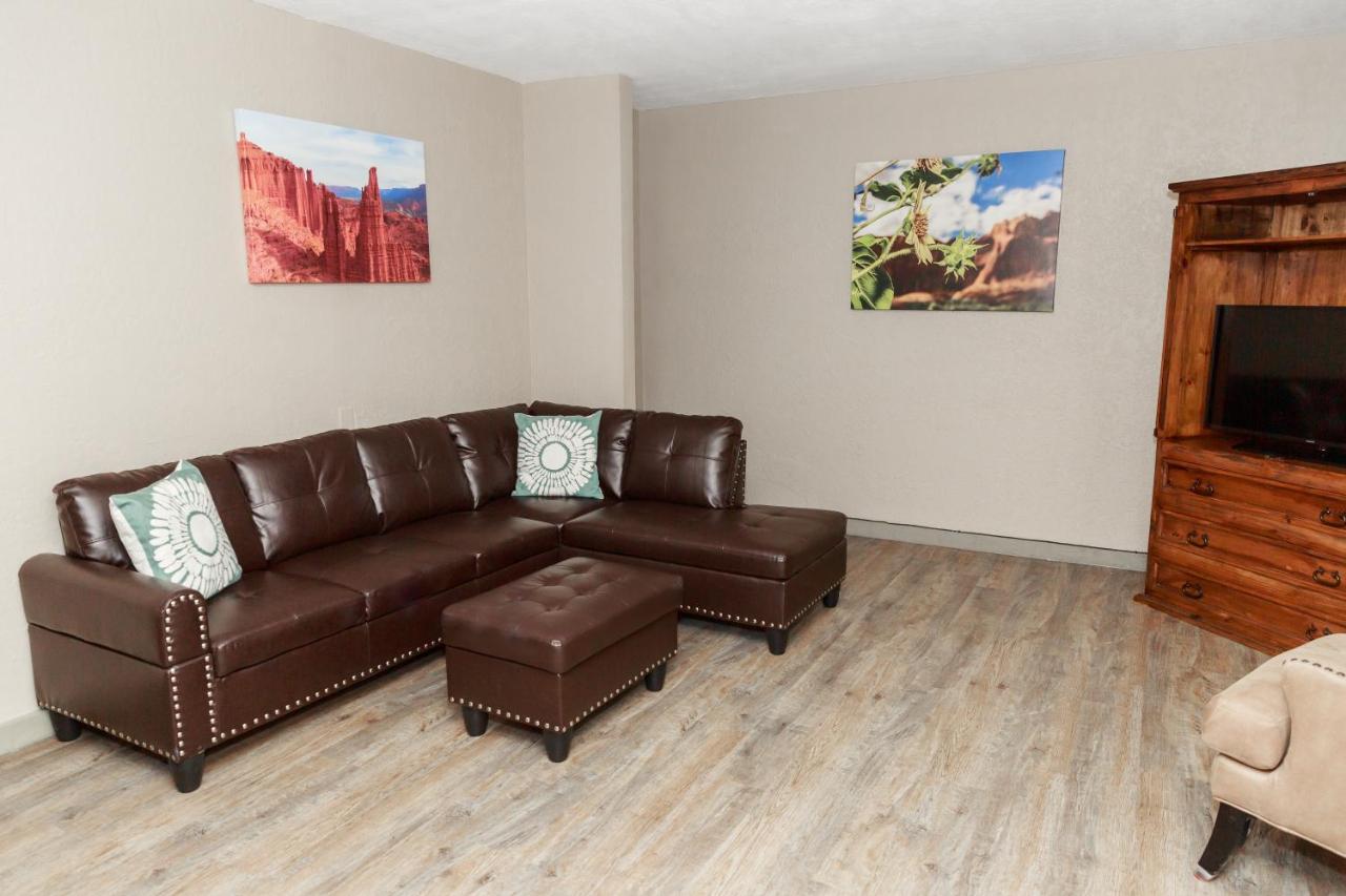 Executive Suite at Aarchway Inn