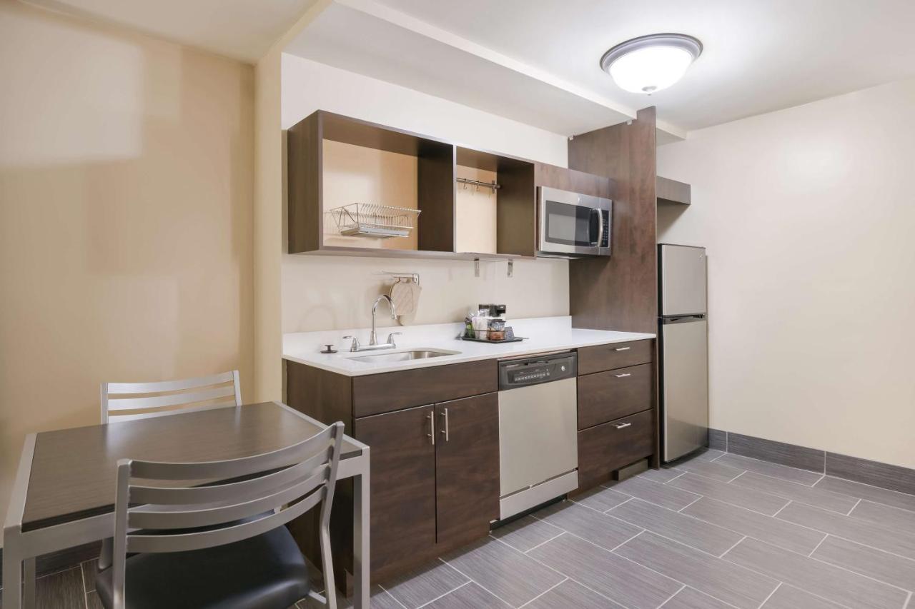 King Suite at Best Western Northwest Indiana Inn