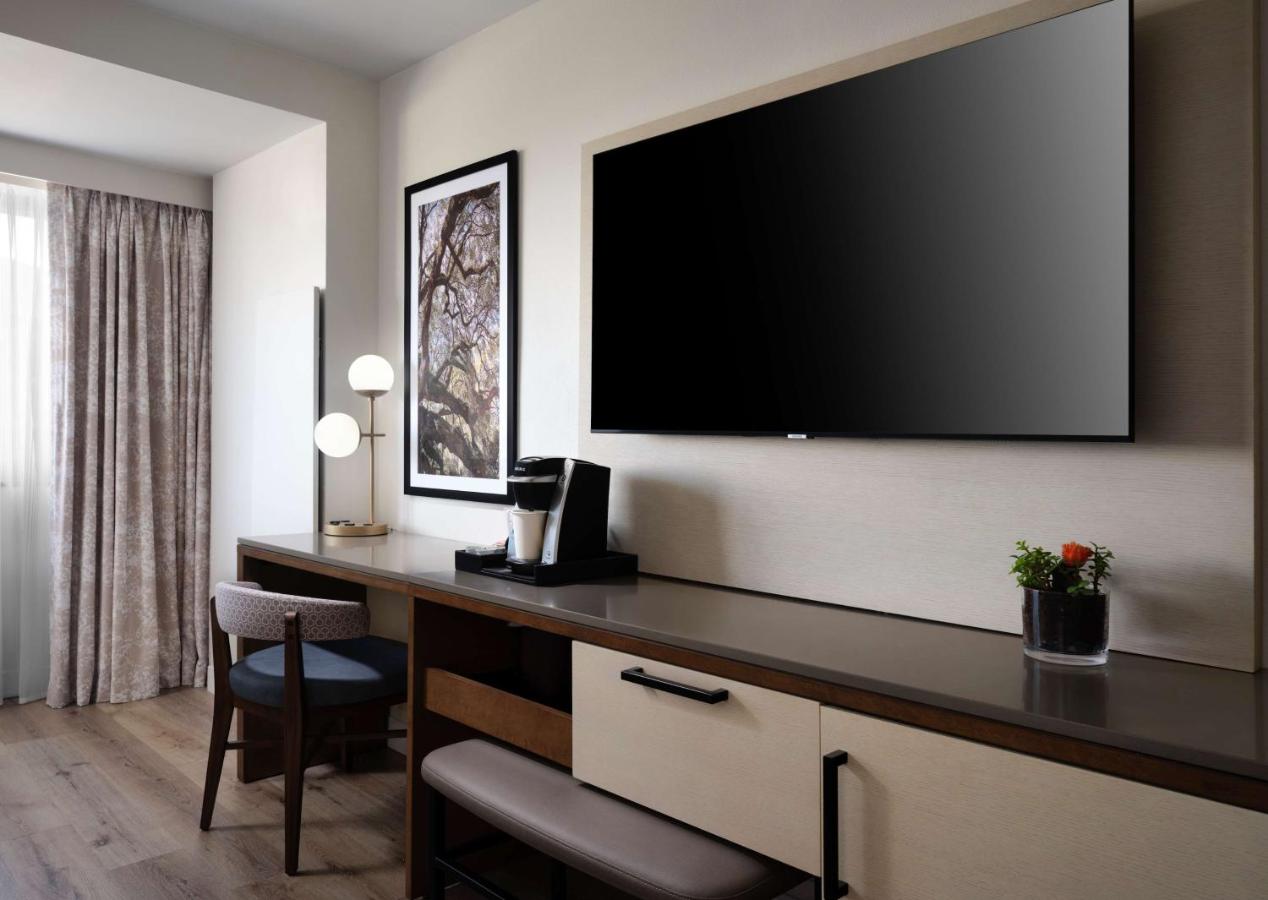 1 King Bed Deluxe at Sonesta Irvine John Wayne Airport
