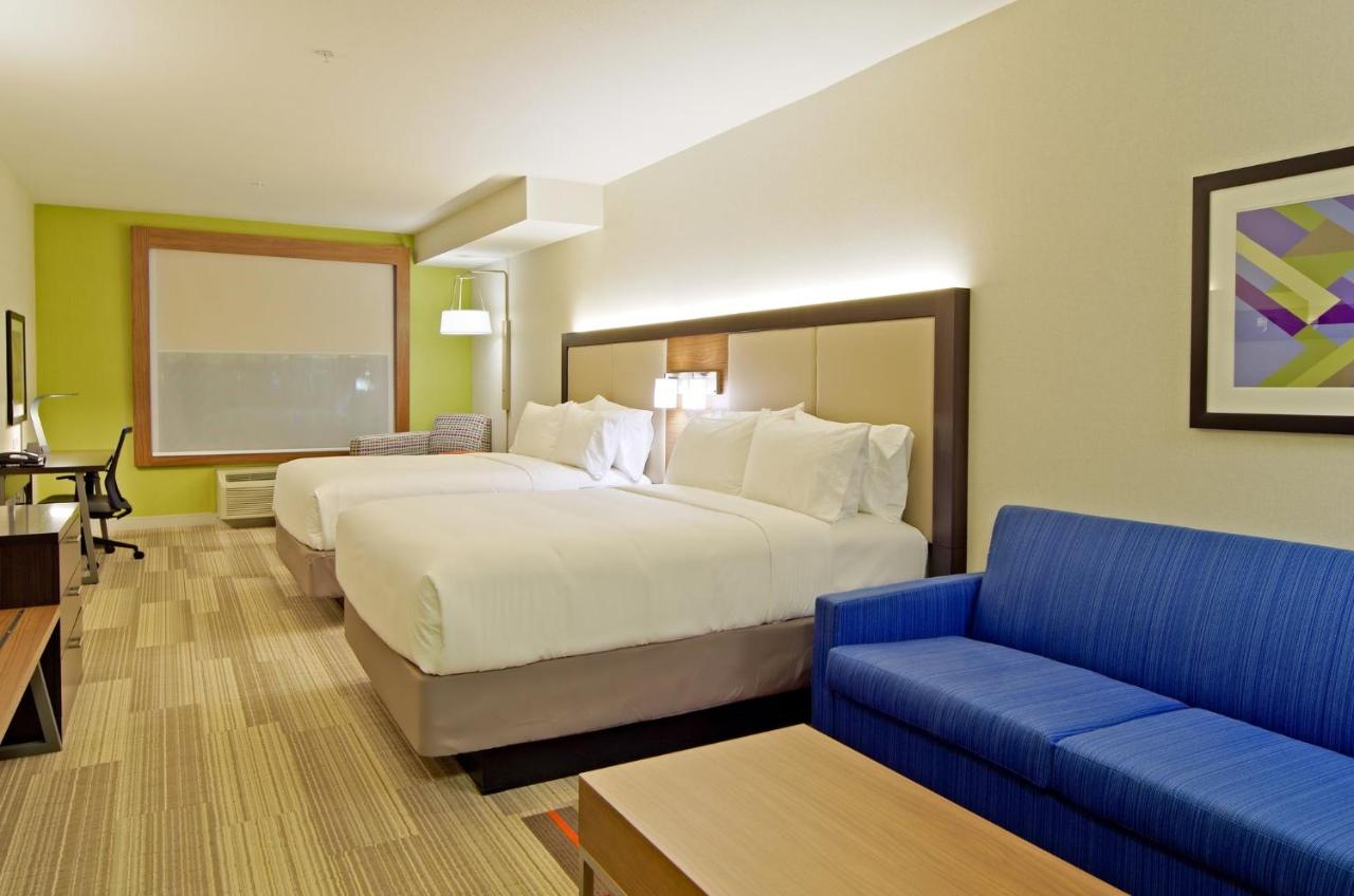 Suite - Hearing Access Roll in Shower/Non-Smoking at Holiday Inn Express Hotel & Suites Phoenix North Scottsdale by IHG