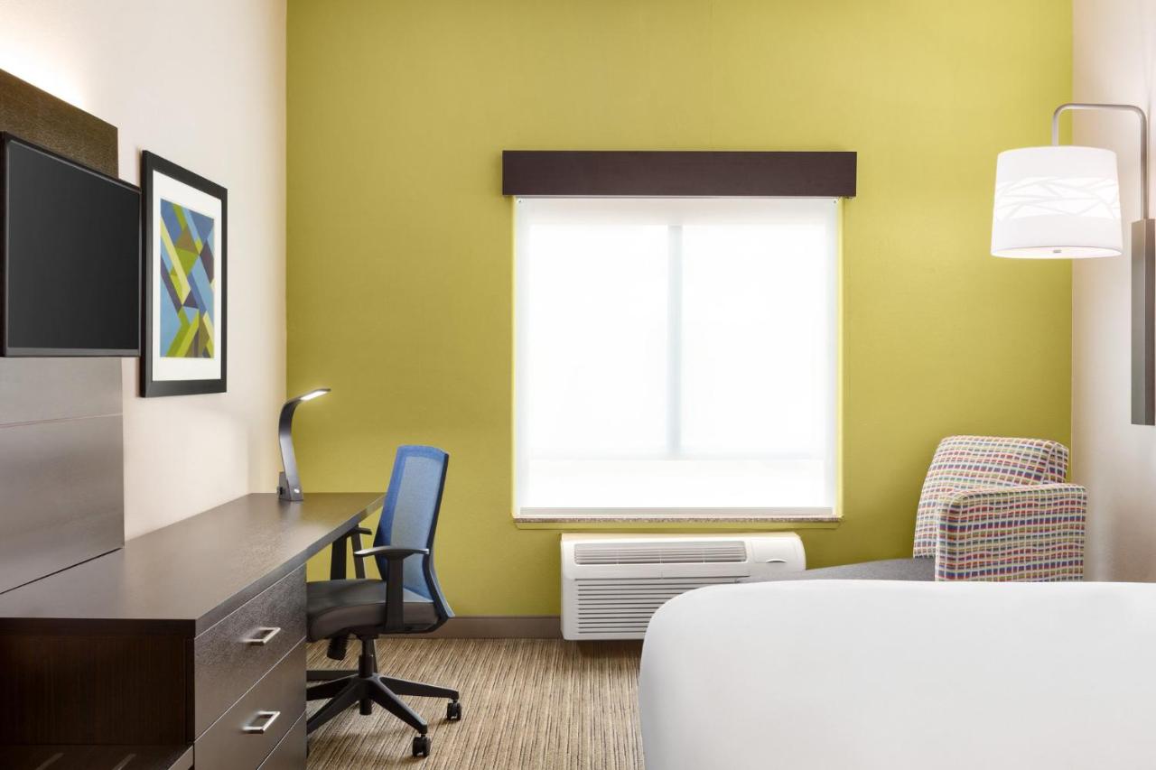 King Room - Non-Smoking at Holiday Inn Express & Suites San Antonio NW - Medical Area by IHG
