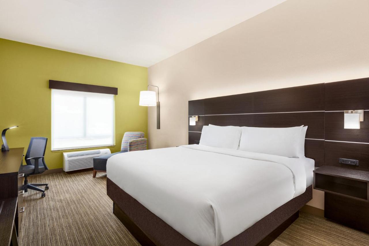 King Room - Non-Smoking at Holiday Inn Express & Suites San Antonio NW - Medical Area by IHG