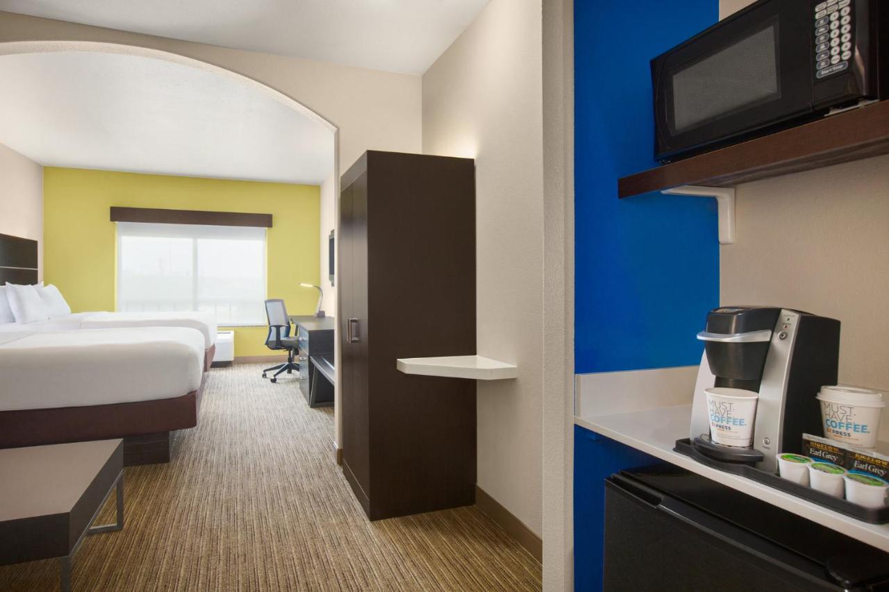 Queen Suite - Non-Smoking at Holiday Inn Express & Suites San Antonio NW - Medical Area by IHG