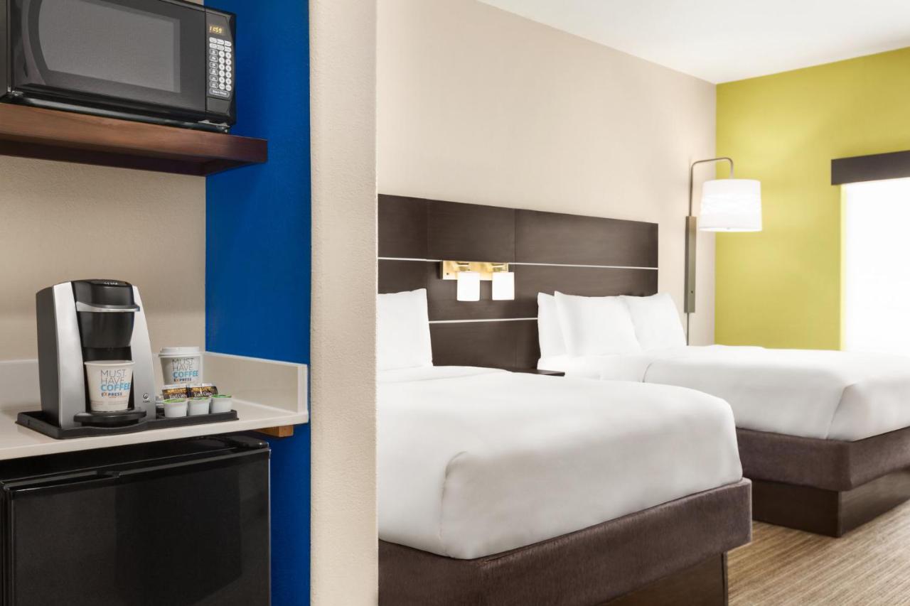 Queen Room with Two Queen Beds - Non-Smoking at Holiday Inn Express & Suites San Antonio NW - Medical Area by IHG